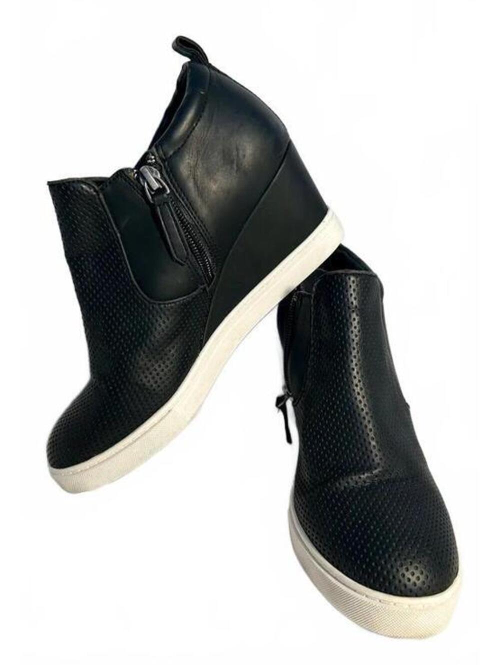Susina Black Wedge Athleisure Sneaker Boots Women’s Size 7.5